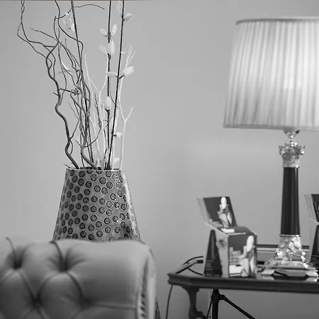 Shg De La Hotel