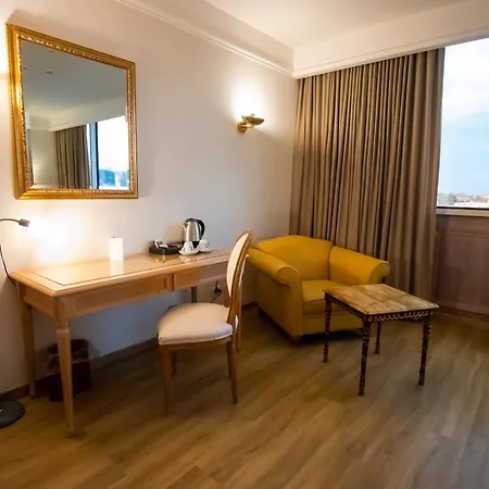 Shg De La Hotel 4*