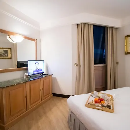 Shg De La Hotel 4*