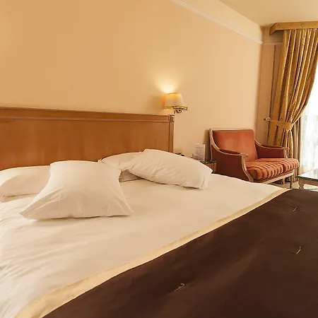 فندق Shg De La 4*