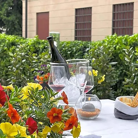 Shg De La Hotel