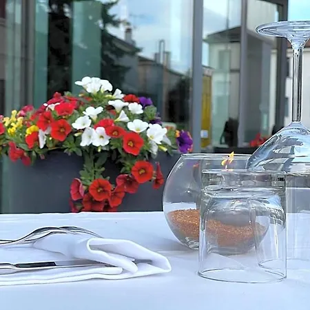 Shg De La Hotel